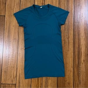 Women’s Lululemon Swiftly Tech Blue/Green Size 4